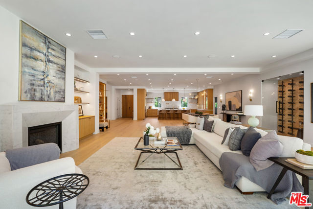 20215 Lorenzana Drive, Woodland Hills CA: https://media.crmls.org/mediaz/cb4e1571-5d65-46d9-91e8-b9b48bb748df.jpg