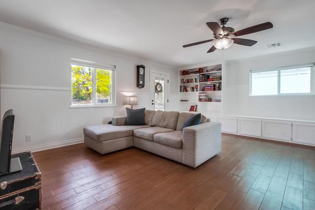 2167 Reineman Road, Fallbrook CA: https://media.crmls.org/mediaz/cb4e4b32-7186-440c-add7-cec8bd71f00e.jpg
