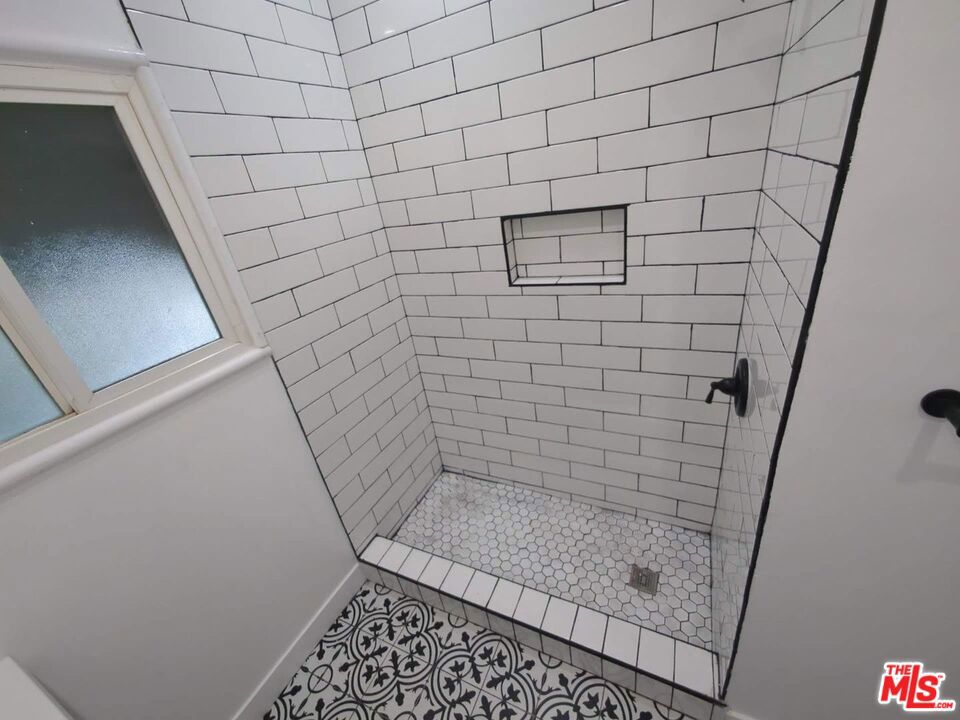 https://media.crmls.org/mediaz/cb4f3161-529e-44d6-aece-ef00afc0993f.jpg?preset=X-Large