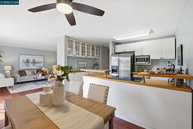 2890 Treat Blvd, Concord CA: https://media.crmls.org/mediaz/cb4facf1-d98f-4e54-b271-dd0a60e62466.jpg