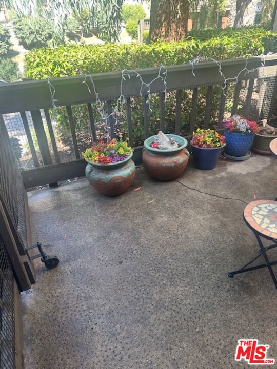 4628 Maytime Lane, Culver City CA: https://media.crmls.org/mediaz/cb505ba0-0cae-4435-9f68-8f119d6450b7.jpg