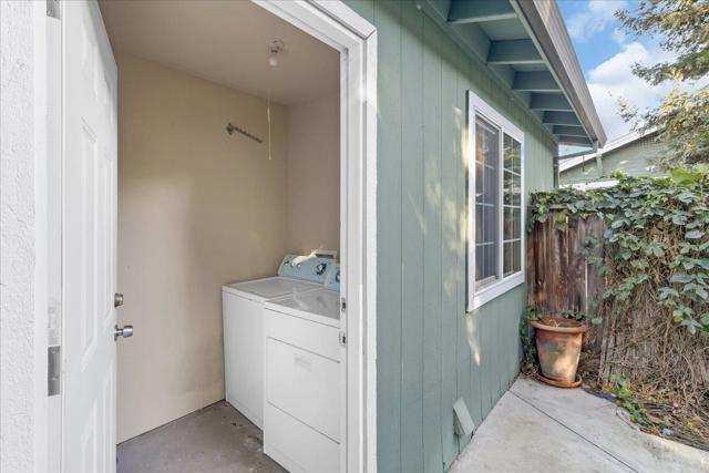 323 Rutland, San Jose CA: https://media.crmls.org/mediaz/cb515256-43f3-4527-b32c-2f5d2cddee93.jpg