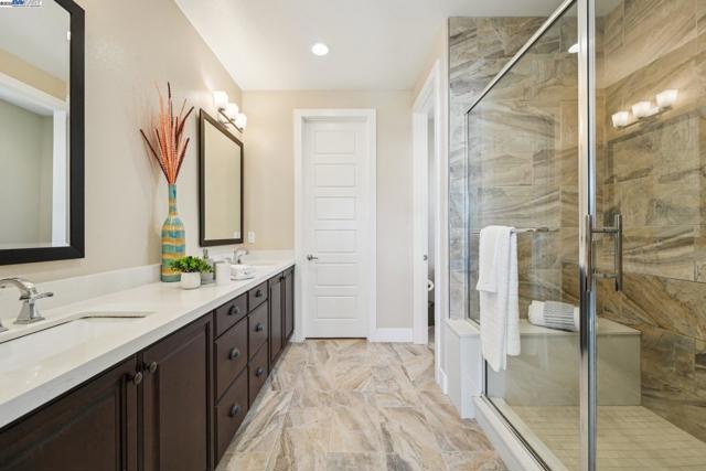 7213 Calistoga Ln, Dublin CA: https://media.crmls.org/mediaz/cb51b588-e0fd-454d-b90c-6e3647abf15a.jpg