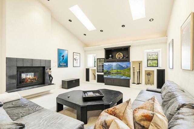 321 Pine Forest Drive, Aptos CA: https://media.crmls.org/mediaz/cb5242e8-6086-43fb-bb87-5dadf455fa31.jpg