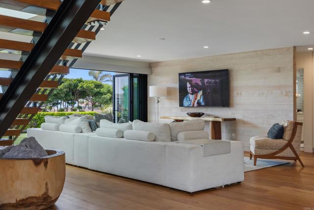 Detail Gallery Image 14 of 54 For 5080 Carlsbad Blvd, Carlsbad,  CA 92008 - 5 Beds | 4 Baths