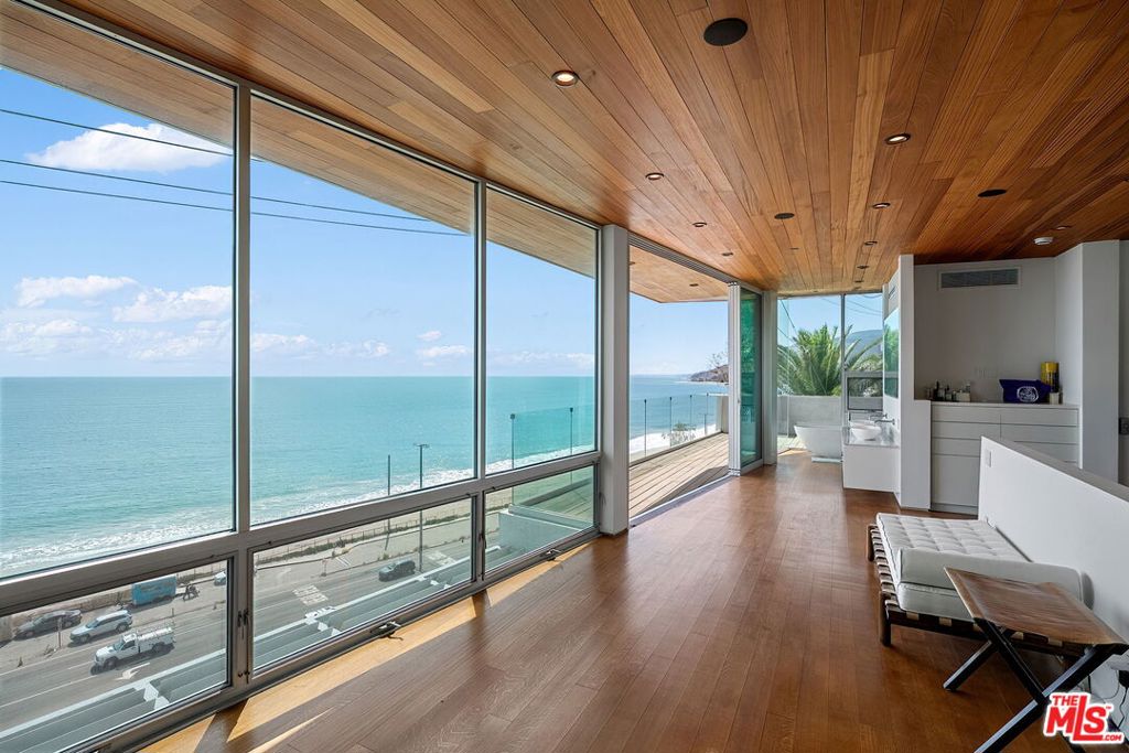 MLS #26872537 image #1