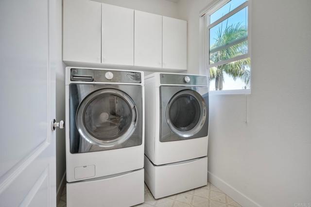 7479 Mermaid Lane, Carlsbad CA: https://media.crmls.org/mediaz/cb536e41-c665-4544-91c6-9868693f98e7.jpg