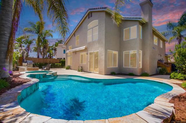 11841 Treewind Ct, San Diego CA: https://media.crmls.org/mediaz/cb53ac2b-0255-4284-95a7-a211a0d8c760.jpg