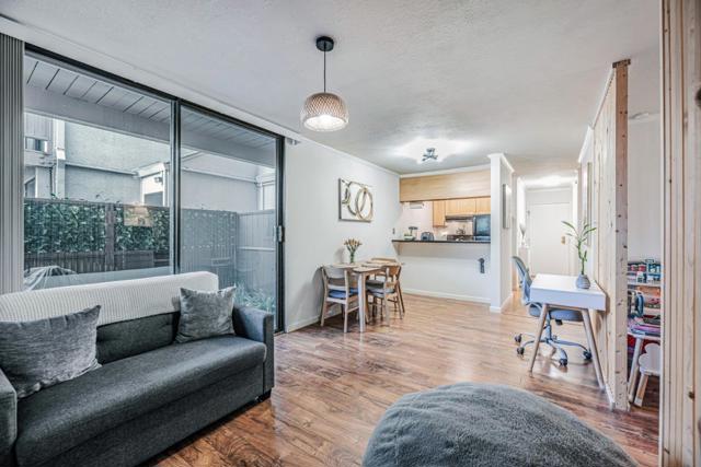 3154 Shelter Creek Lane, San Bruno CA: https://media.crmls.org/mediaz/cb53ba69-96a2-4590-b0a6-defae04e139d.jpg