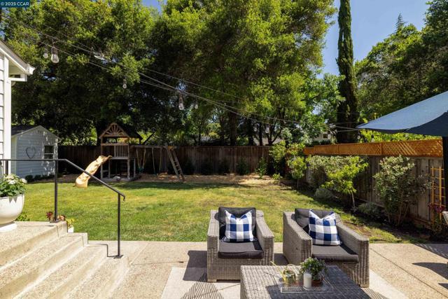 2716 W Newell Ave, Lafayette CA: https://media.crmls.org/mediaz/cb5411a3-c68b-4dcb-a093-143d9fd61c9e.jpg