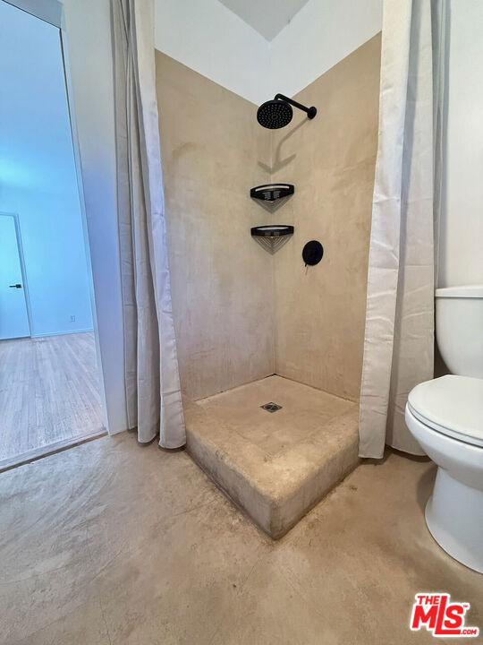 3964 Goodland Place, Studio City CA: https://media.crmls.org/mediaz/cb541390-eb77-4779-aa8c-a0d30faa3120.jpg