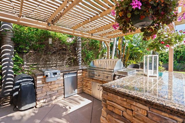 15583 Rising River Pl. S, San Diego CA: https://media.crmls.org/mediaz/cb541a3a-336b-4ddd-aaa1-b29d7b325a98.jpg