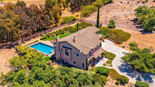 1272 Chateau Montelena, Bonsall CA: https://media.crmls.org/mediaz/cb5503fd-b4e6-4004-aec9-8f57e18af0d4.jpg