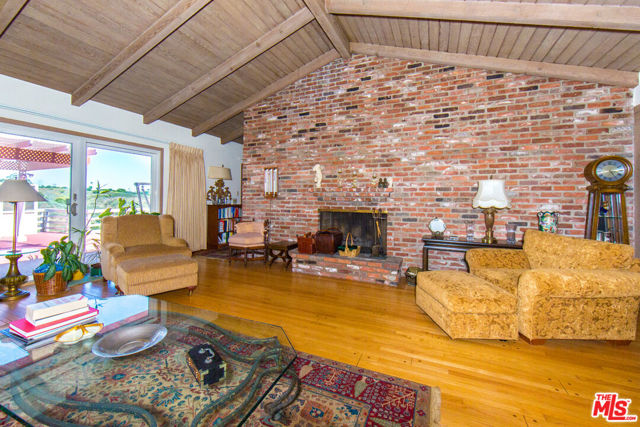 Image 2 for 4623 Don Miguel Dr, Los Angeles, CA 90008