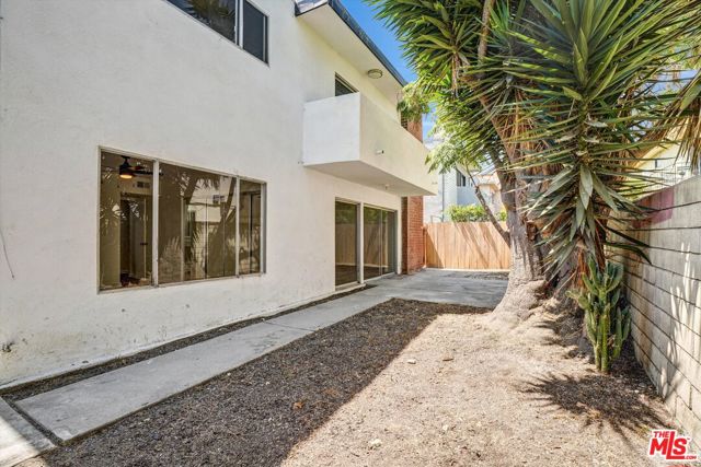 3670 Greenfield Avenue, Los Angeles CA: https://media.crmls.org/mediaz/cb5514e2-d761-4ebe-9986-6f2b4da9ffdc.jpg