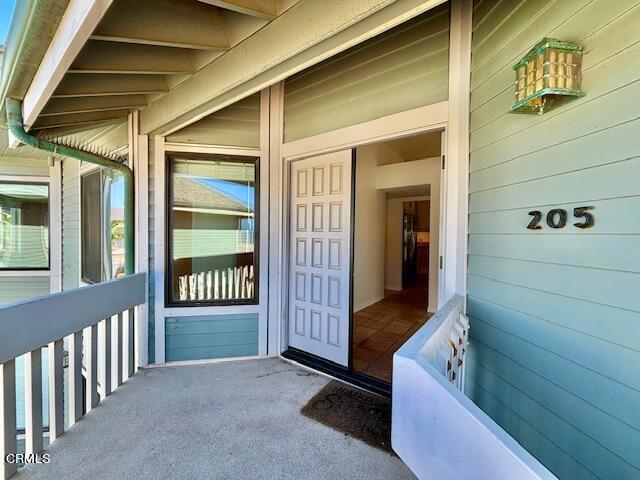 Detail Gallery Image 4 of 30 For 2330 Zephyr Ct #205,  Ventura,  CA 93001 - 3 Beds | 2 Baths