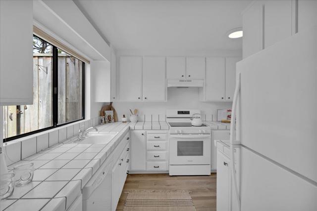 605 Acorn Court, Pacific Grove CA: https://media.crmls.org/mediaz/cb55f8e4-a196-437c-aa8a-c1857ac828dd.jpg