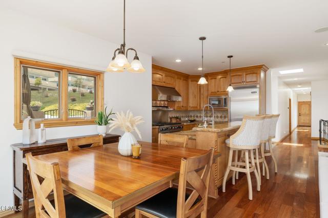 300 N Kalorama Street, Ventura CA: https://media.crmls.org/mediaz/cb574191-4525-43fc-bfe3-7f39267f59b1.jpg