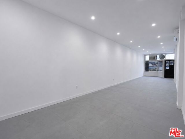 14426 Friar Street photo 10
