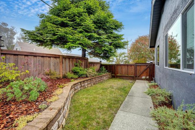 552 Heathcliff Drive, Pacifica CA: https://media.crmls.org/mediaz/cb5857bf-cbab-4203-8e53-23ed6a4c1d8b.jpg