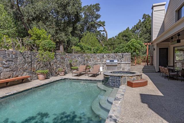 3 Oak Forest Court, Portola Valley CA: https://media.crmls.org/mediaz/cb58682d-caa2-4979-ab6b-ce6a87f556ab.jpg