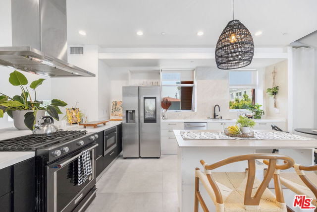 1140 N Formosa Avenue, West Hollywood CA: https://media.crmls.org/mediaz/cb599e83-b837-4a0d-bdd0-485cdc8946ed.jpg