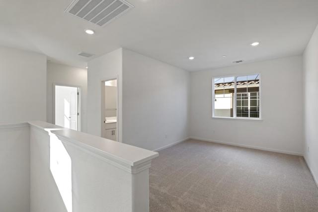 2130 Gladiola Drive, Hollister CA: https://media.crmls.org/mediaz/cb59bd27-e27c-4378-b87e-5545c36bc9b8.jpg