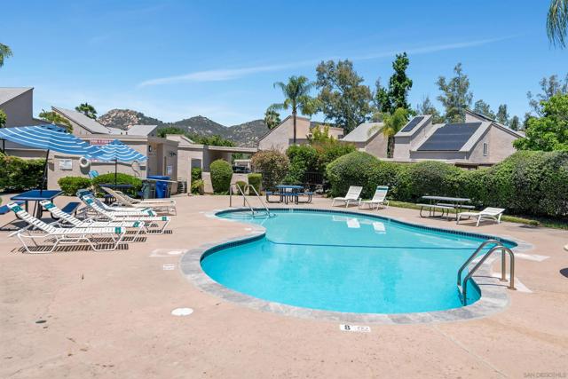 23606 Country Villa Rd, Ramona CA: https://media.crmls.org/mediaz/cb5b0e3b-de30-4a74-af9f-8304d5f1883a.jpg