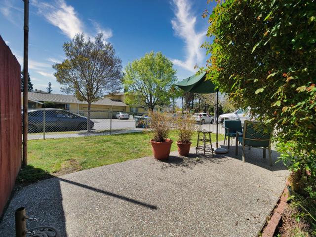 1105 Sanchez Way, Redwood City CA: https://media.crmls.org/mediaz/cb5b2887-759c-4563-9d42-da806f1faddc.jpg