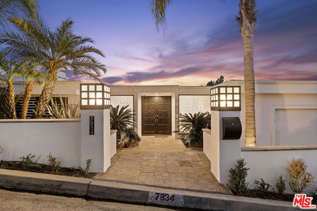 7834 Electra Drive, Los Angeles CA: https://media.crmls.org/mediaz/cb5b8b97-a0f7-483f-a6af-64af60e83318.jpg