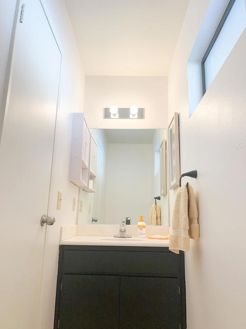 40513 Bay Hill Way, Palm Desert CA: https://media.crmls.org/mediaz/cb5de755-c23d-478e-94ba-91049f54e72e.jpg