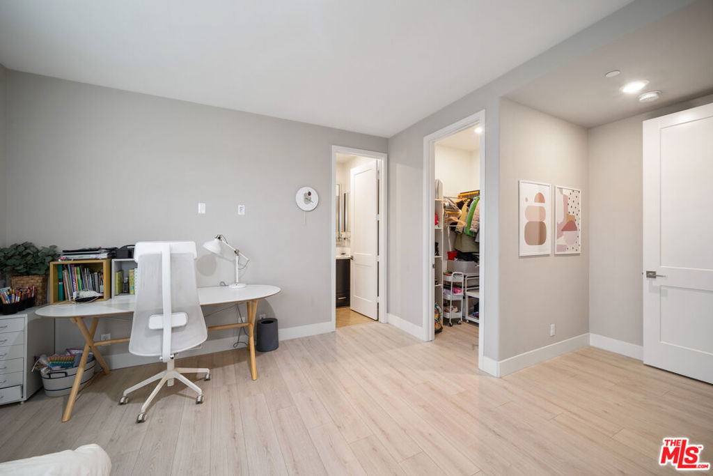 Cb5e1374 129f 4cf1 936b 945220a91749