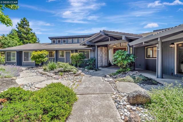 1960 Joseph Dr, Moraga CA: https://media.crmls.org/mediaz/cb5f2b10-c149-489a-891d-aa89da962570.jpg
