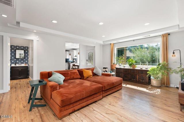 Detail Gallery Image 5 of 27 For 3847 Sunbeam Dr, Los Angeles,  CA 90065 - 3 Beds | 2/1 Baths