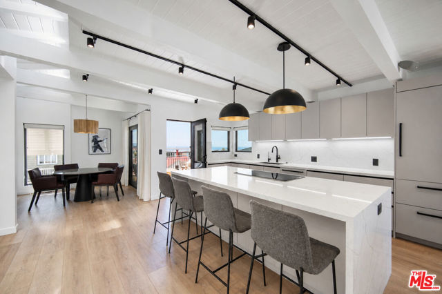 221 36th Street, Manhattan Beach, California 90266, 3 Bedrooms Bedrooms, 0 ,2 BathroomsBathrooms,Residential,For Sale,36th,0,26836511
