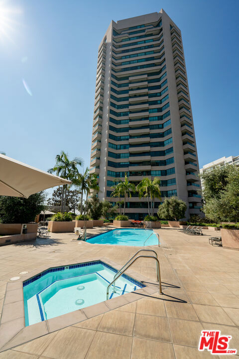 10490 Wilshire Boulevard, Los Angeles CA: https://media.crmls.org/mediaz/cb5f937c-4123-4482-947b-db64580e0e29.jpg