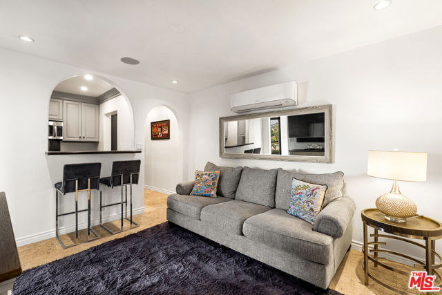 330 Kempton Road, Glendale CA: https://media.crmls.org/mediaz/cb5f9907-248e-41c3-8341-e8185ac0f7b7.jpg