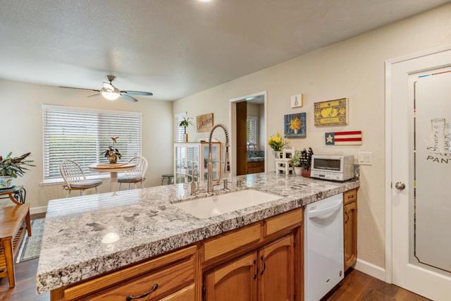 840 Helen Drive, Hollister CA: https://media.crmls.org/mediaz/cb600895-1422-4938-8e6c-a068fd6d1592.jpg