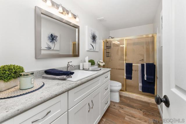 1776 Calle Del Arroyo, San Marcos CA: https://media.crmls.org/mediaz/cb600a6a-3b09-4d45-b408-8699757bc28d.jpg