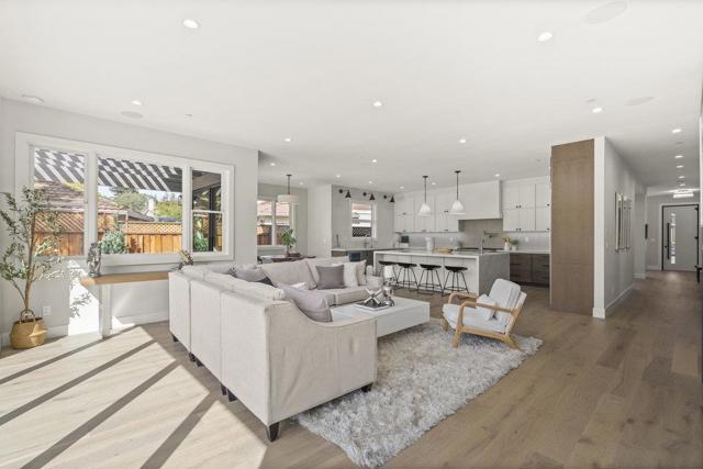 1303 American Way, Menlo Park CA: https://media.crmls.org/mediaz/cb602fbd-2899-4e5f-9da3-db82559300e7.jpg