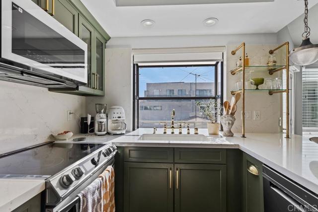 Detail Gallery Image 5 of 24 For 4425 Kansas St #7,  San Diego,  CA 92116 - 2 Beds | 2 Baths