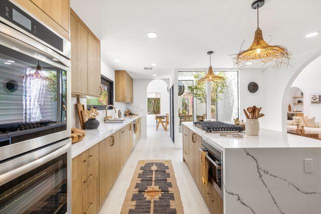 34 Lincoln Place, Rancho Mirage CA: https://media.crmls.org/mediaz/cb618091-1124-40af-ba70-a12212215d06.jpg