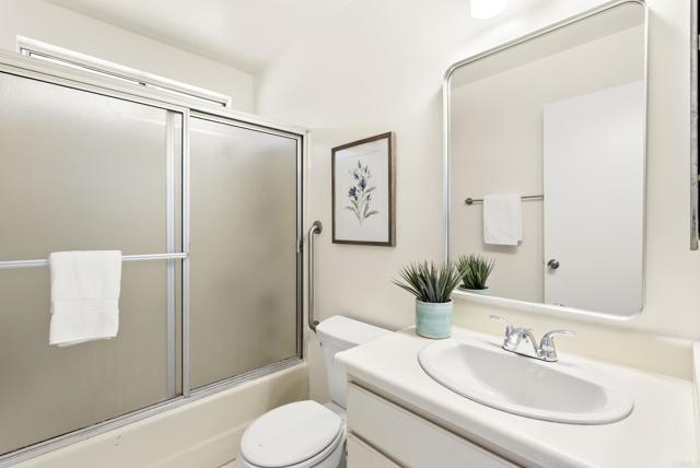 4819 Gardenia Street, Oceanside CA: https://media.crmls.org/mediaz/cb61d949-6a9b-4ebb-846f-f4cf92e10852.jpg