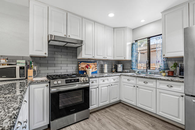 Detail Gallery Image 9 of 38 For 232 Prospect St, Oak View,  CA 93022 - 3 Beds | 2 Baths
