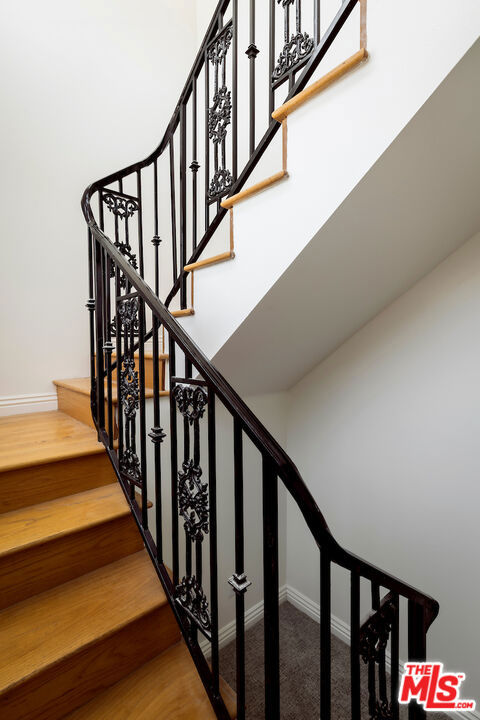 502 Smithwood Drive, Beverly Hills CA: https://media.crmls.org/mediaz/cb6277d9-7473-49b2-9992-97c9ea6627a0.jpg