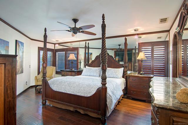 20 S Cays Ct, Coronado CA: https://media.crmls.org/mediaz/cb62780c-acc6-4cfc-aa75-932c17cfcc5c.jpg