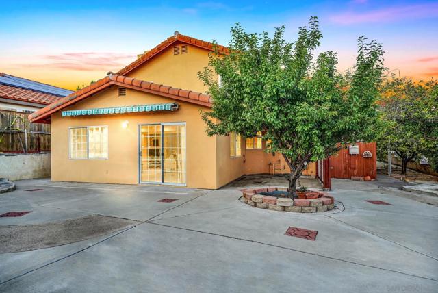9197 Buckwheat St, San Diego CA: https://media.crmls.org/mediaz/cb62f81f-555c-48ca-91d9-e54e6ca60f99.jpg
