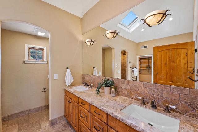 221 Sunset Terrace, Scotts Valley CA: https://media.crmls.org/mediaz/cb6335a1-c29c-45c6-bc17-628cc179644c.jpg