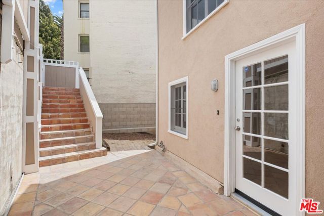 6612 Emmet Terrace, Los Angeles CA: https://media.crmls.org/mediaz/cb639279-1361-40a9-83e1-6b9bc1ec0ed1.jpg