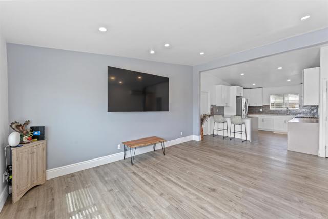 Detail Gallery Image 8 of 23 For 1045 Howard Ave, Escondido,  CA 92029 - 4 Beds | 3 Baths